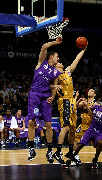 客场完胜富 客场完胜富