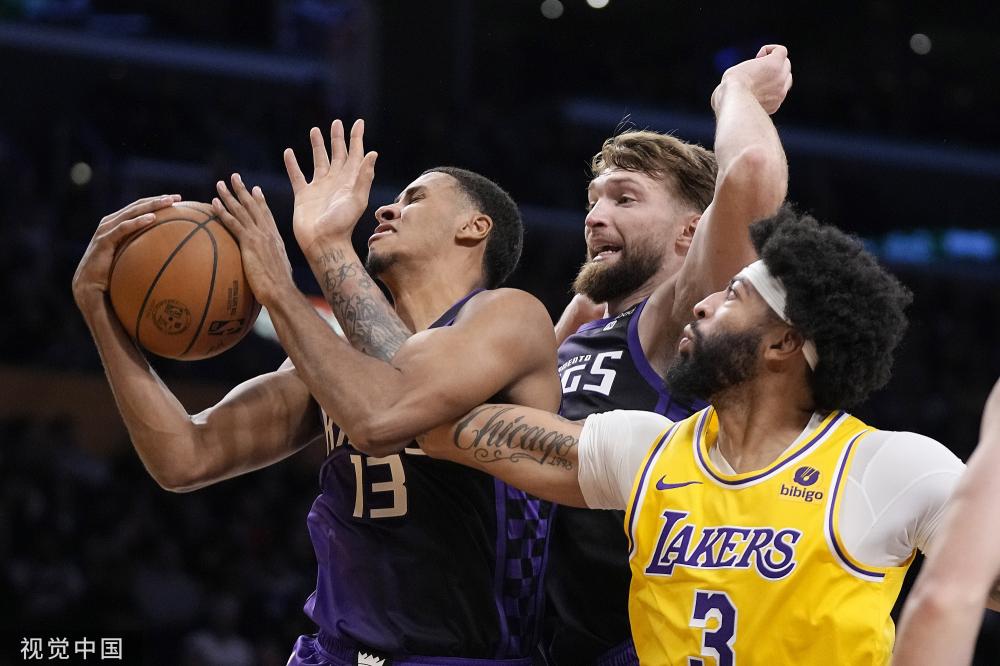 他不断追逐 他不断追逐