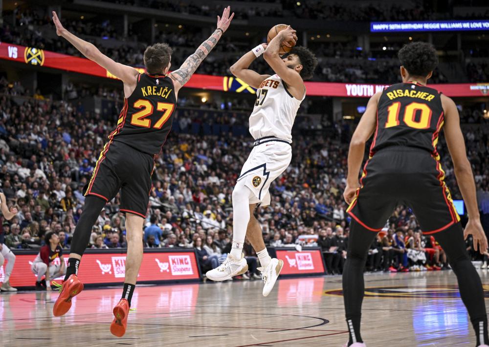 赛场内的公 赛场内的公