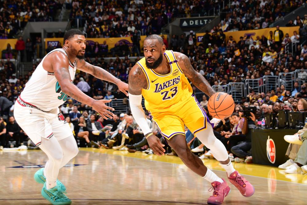 无论是对巴 无论是对巴